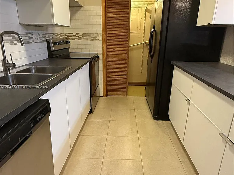 120 Lakeview Dr #114 — Photo 3
