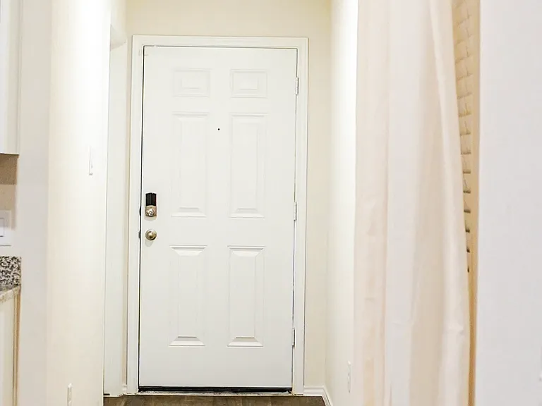 351 Sickle Loop — Photo 2