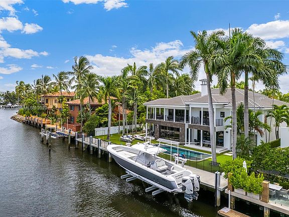 2nd image of 528 Coconut Isle Dr