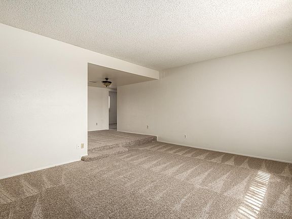 4th image of 6823 S Willow Dr