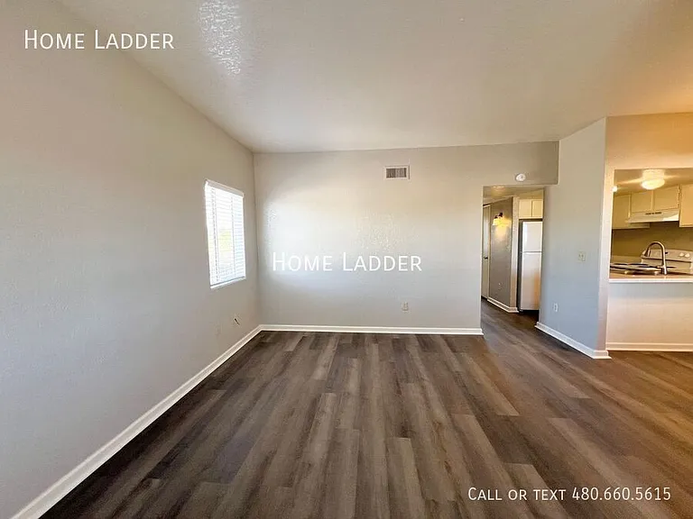 4957 S Park Ave #201 — Photo 2