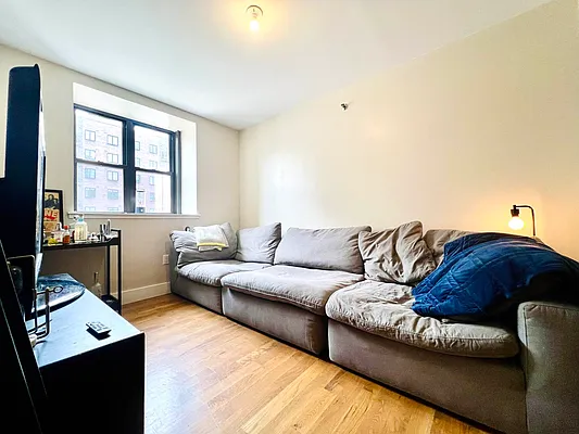 Rented by EXR | media 27