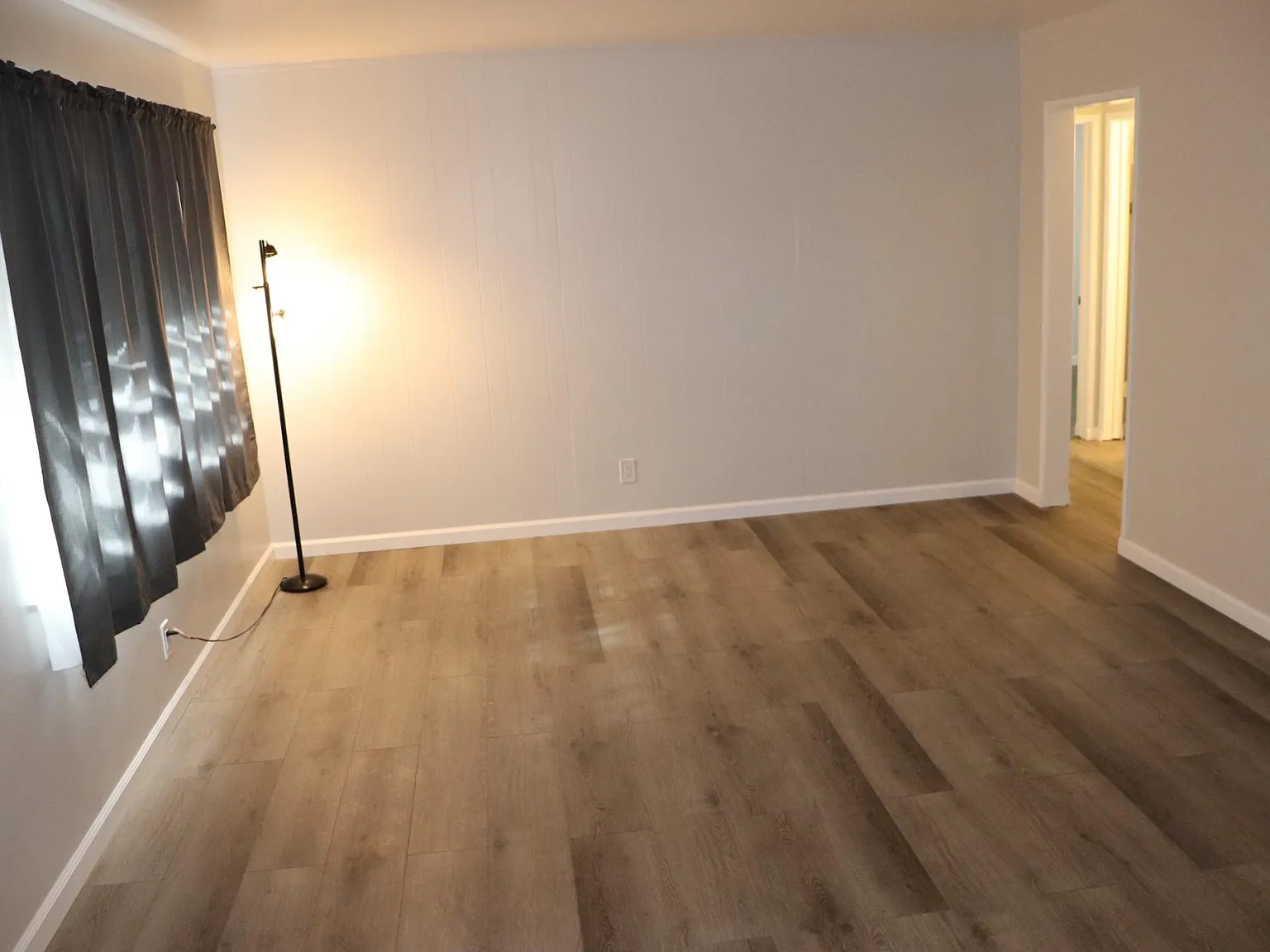 3 bed, 1100 sqft, $3,800 — Photo 2