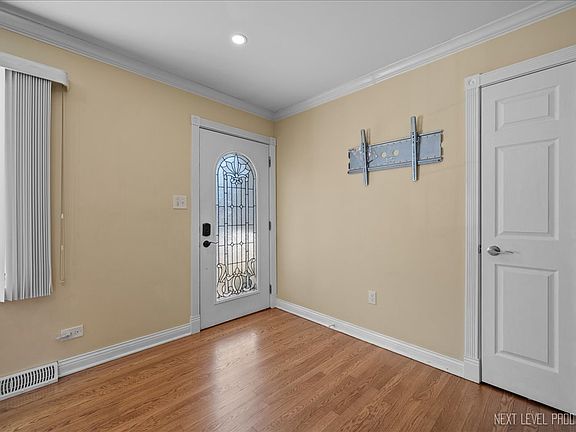 2nd image of 580 Michigan Ave