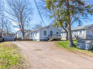 8 Estabrooks St, Sackville, NB E4L 3W7