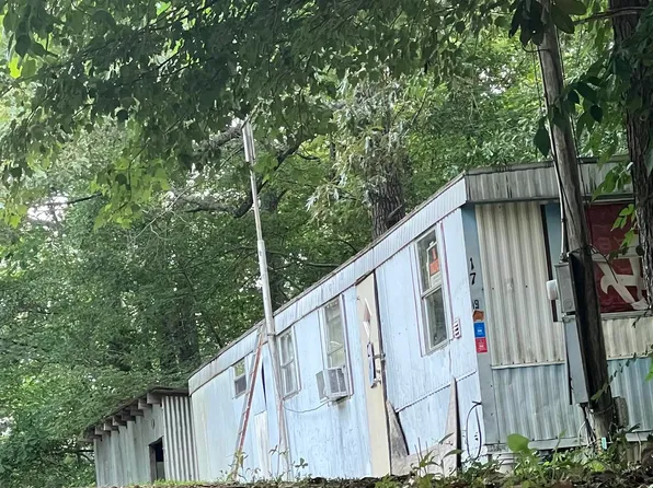 17 Thornton Ln, Sylacauga, AL 35151