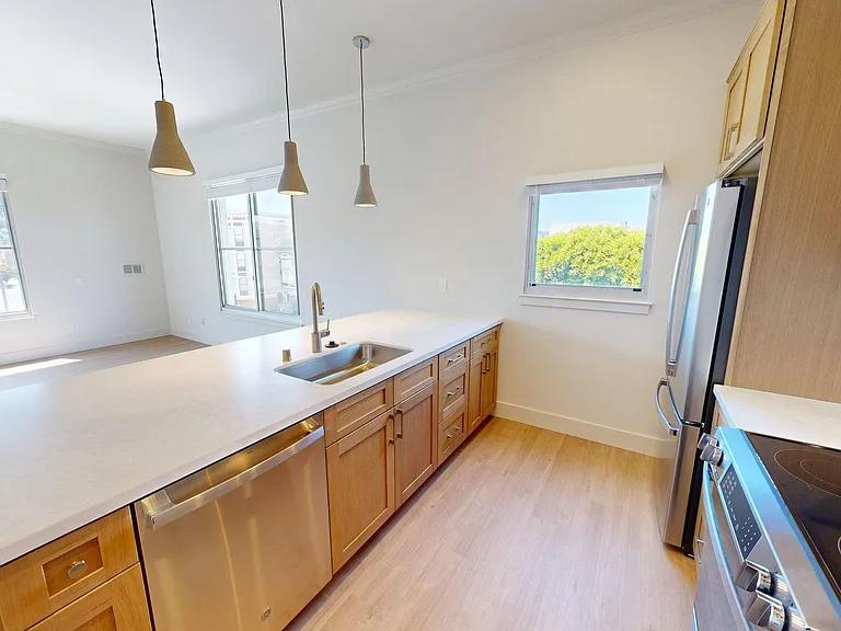 3322 Buchanan St #306 — Photo 2