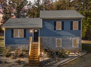 761 Chapel Grove Rd, Evington, VA 24550