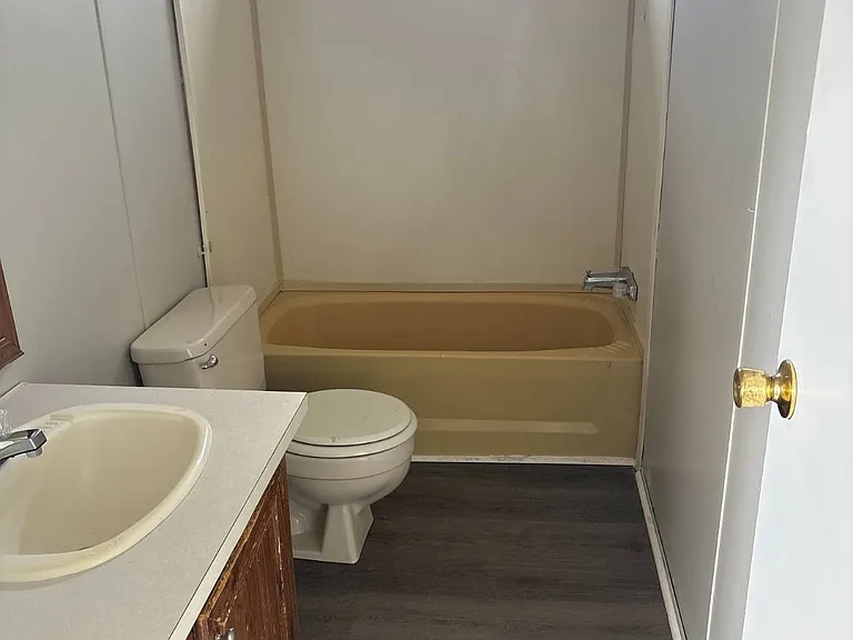 300 Pearl St #9 — Photo 9