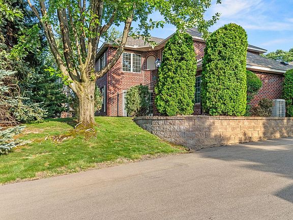 3rd image of 1518 Hunter Hill Rd