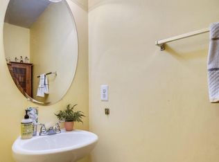 652 210th St, Pasadena, MD 21122