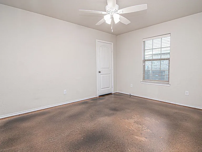 5705 Champions Dr — Photo 18