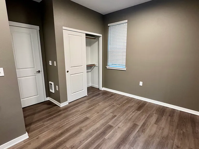 3316 Crawford St SE #100 — Photo 2