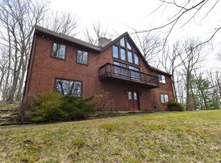 27 Arapaho Rd, Brookfield, CT 06804