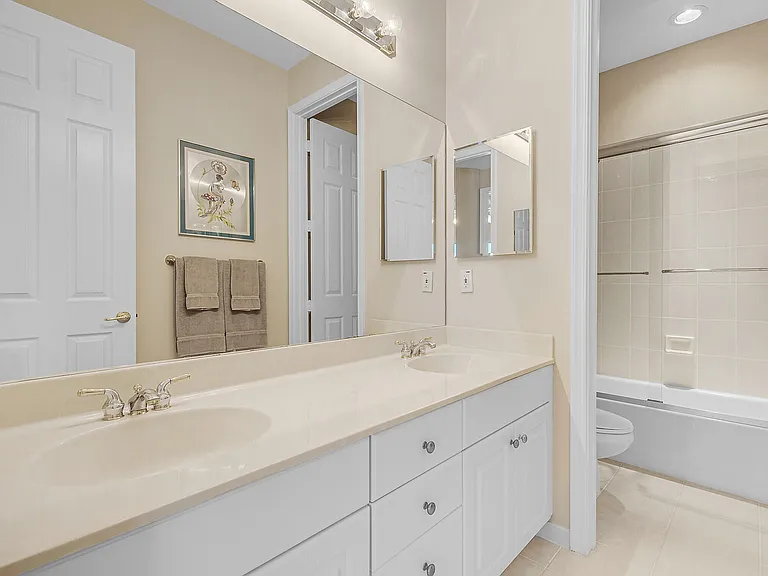 4600 Mariners Cove Dr — Photo 19