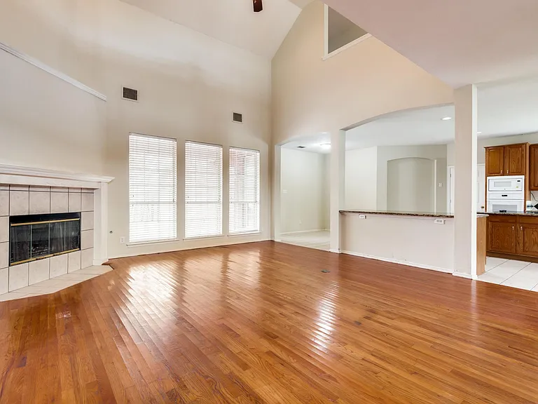 2904 Woods Dr — Photo 12