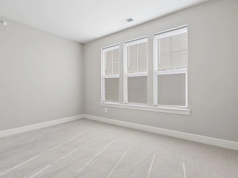 Essex Chase Apartments — Photo 56