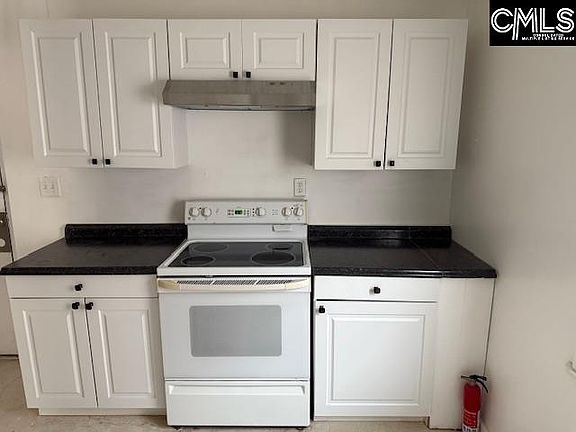 4th image of 378 Quick St