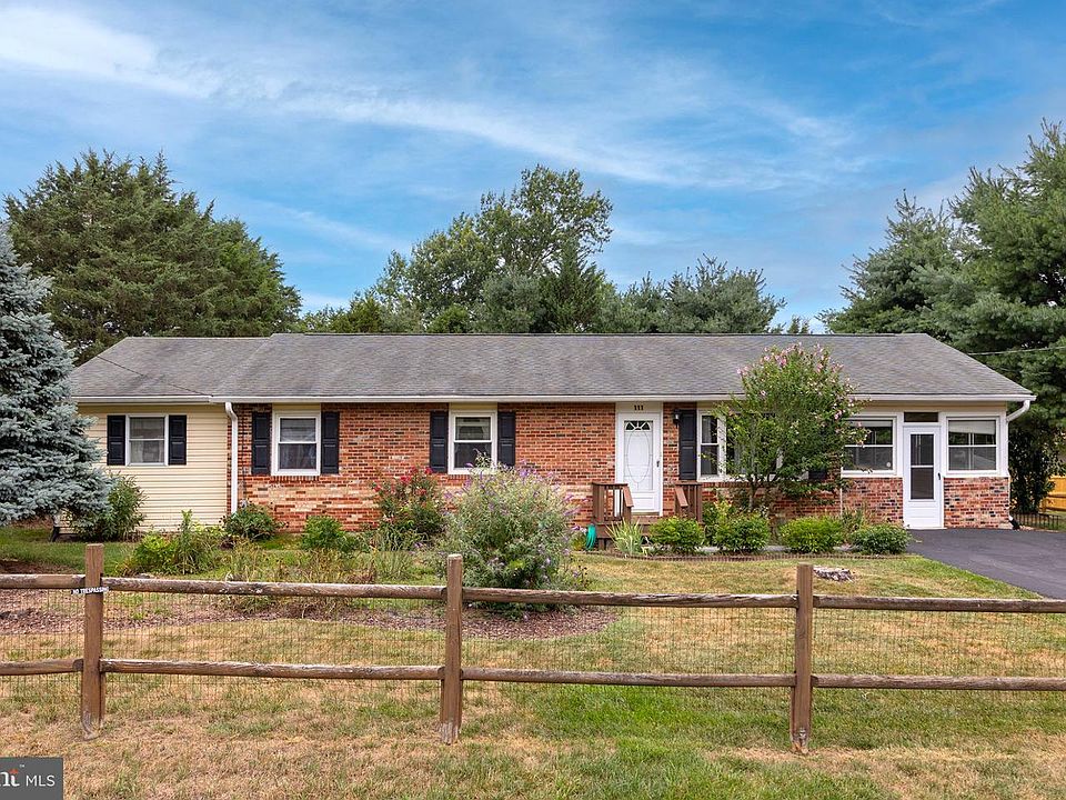 1st image of 111 Huntcrest Cir