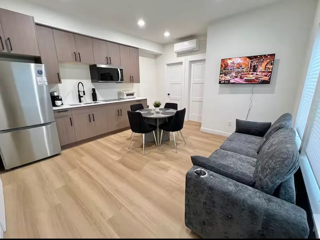 1 bed, 437 sqft, $1,900 — Photo 4