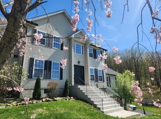41 Hickory Rd, Sloatsburg, NY 10974