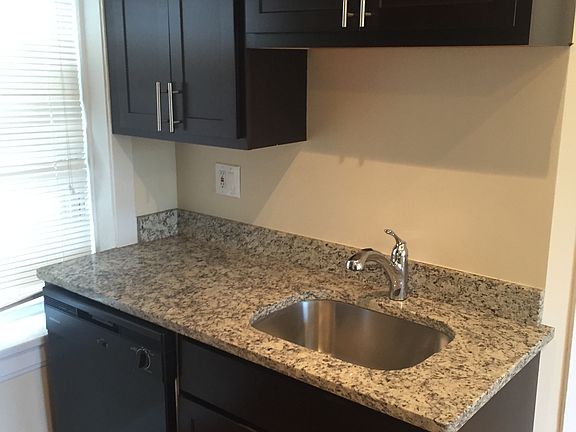 3rd image of 4903 W Cullom Ave #2