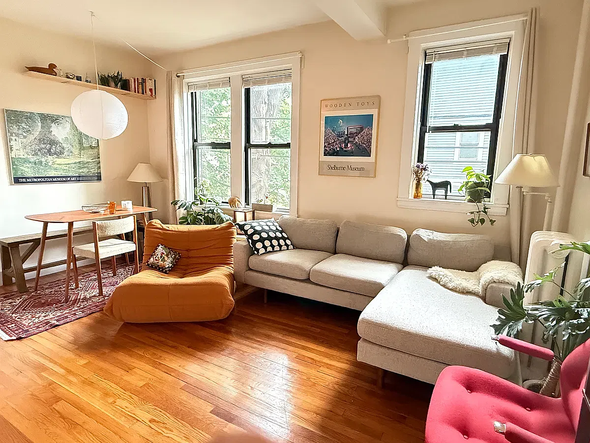 118 Babcock St — Photo 2