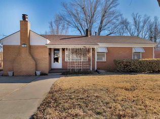 226 S Sunset Ave, Haysville, KS 67060