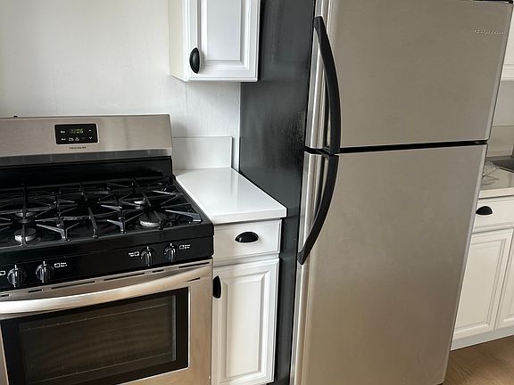 5th image of 3860 Eagle St #F