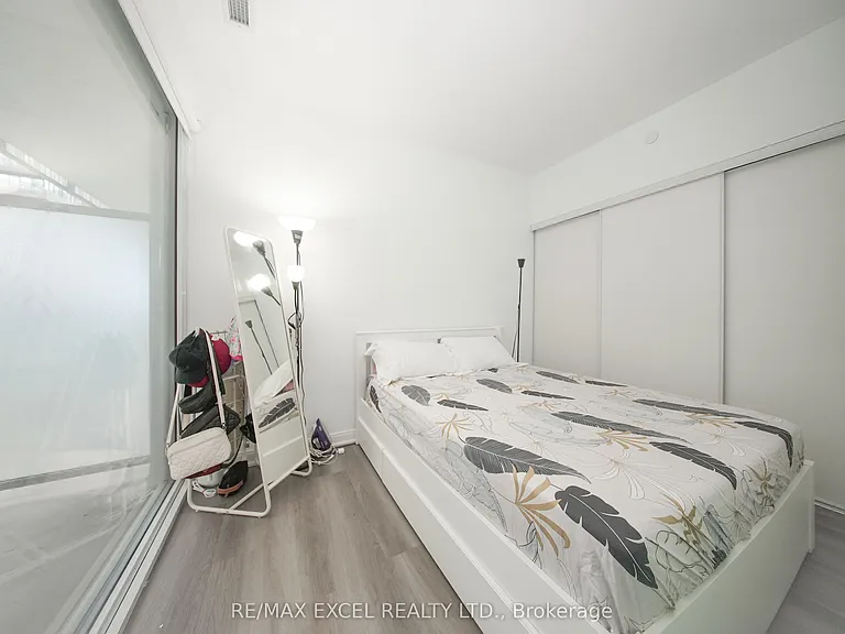 42 Charles St E #510 — Photo 12