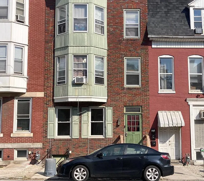581 W Market St #1