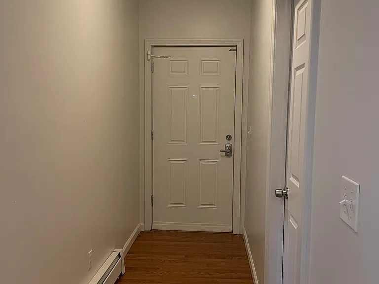 97-99 Lincoln St #1 — Photo 12