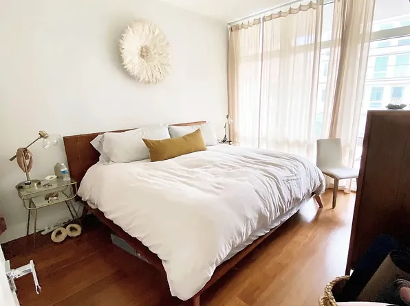 23-36 31st Dr #2, Astoria, NY 11106