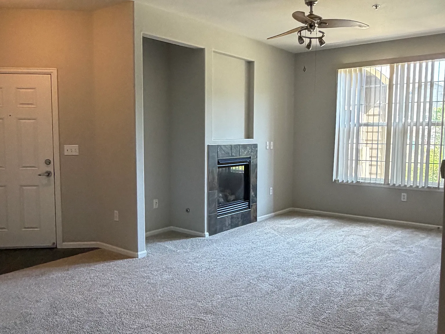 2 bed, 1002 sqft, $1,950 — Photo 2