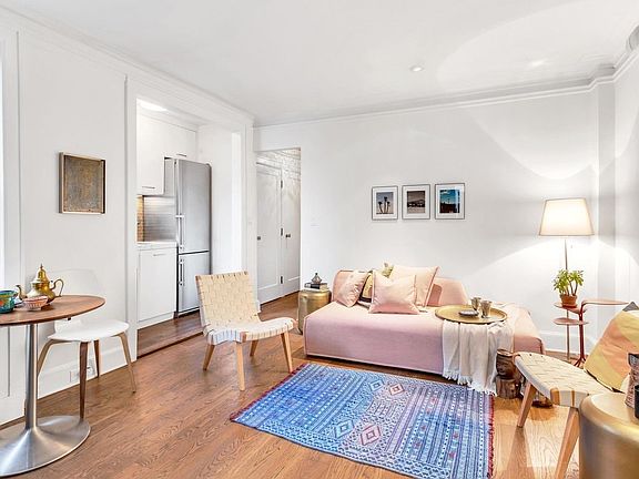 3rd image of 319 W 18th St APT 5D