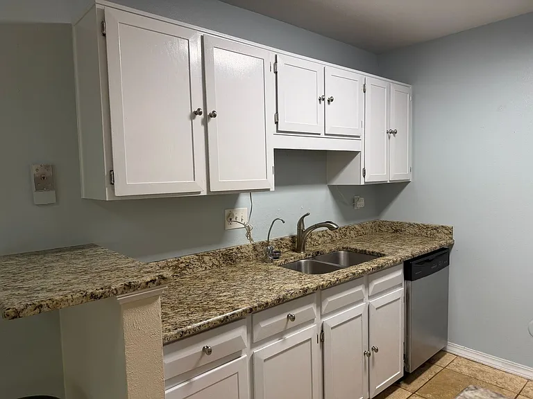 1114 Centaur Cir #A — Photo 6