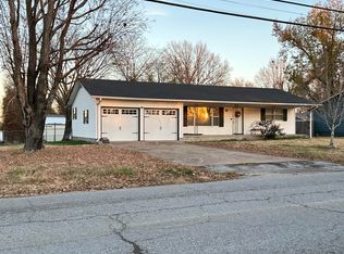 117 N Cherokee St, Grove, OK 74344