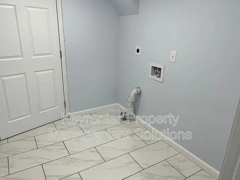 421 N Charlotte Ave — Photo 37