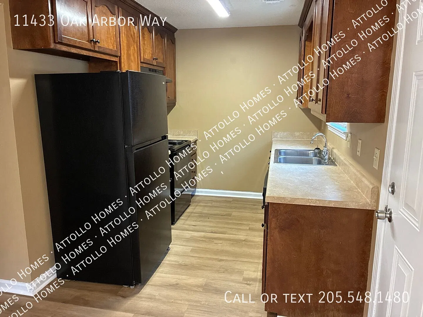 3 Bedroom 2 1/2 Bath Townhouse — Photo 4