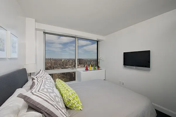 Sold by Compass | media 4