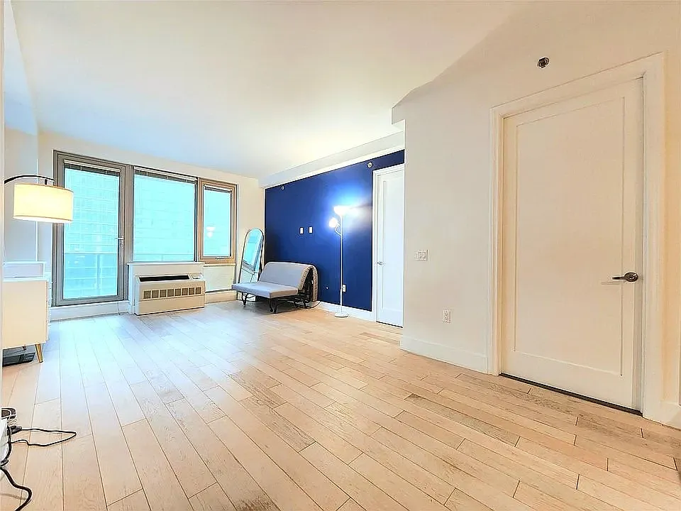 44-15 Purves Street — Photo 2