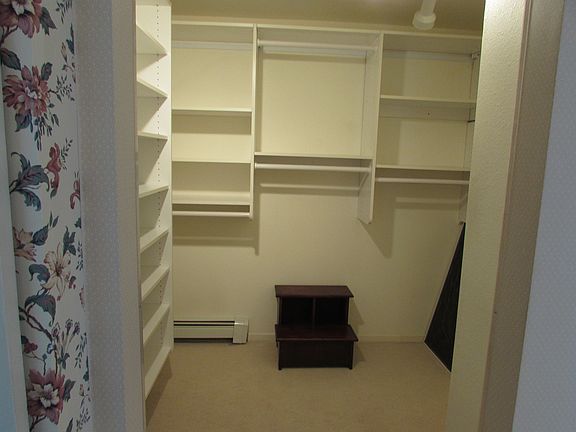 5th image of 445 Terrace Dr