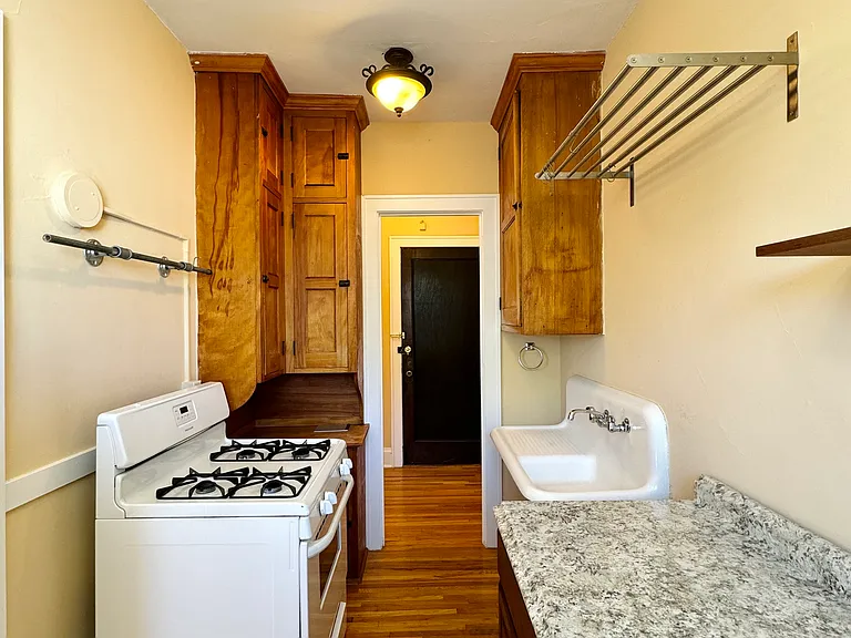2545 Garfield Ave — Photo 11