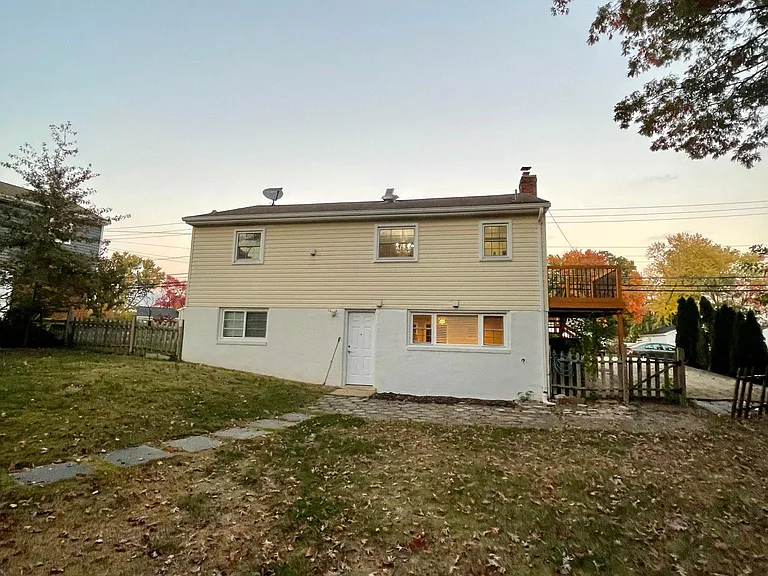 13710 Botts Ave #BASEMENT — Photo 5