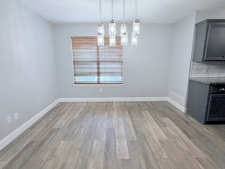1817 Corpus Ave — Photo 4