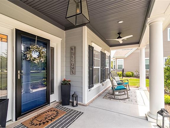 3rd image of 2824 Camarillo Ln