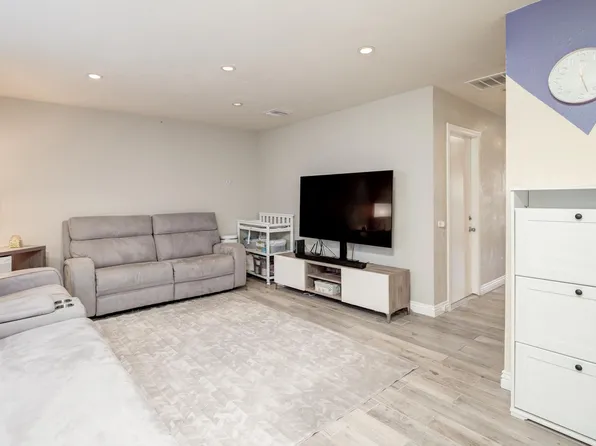 1777 Mitchell Ave, Tustin, CA