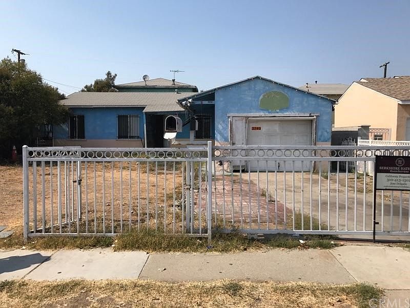 1st image of 3749 W 120th St