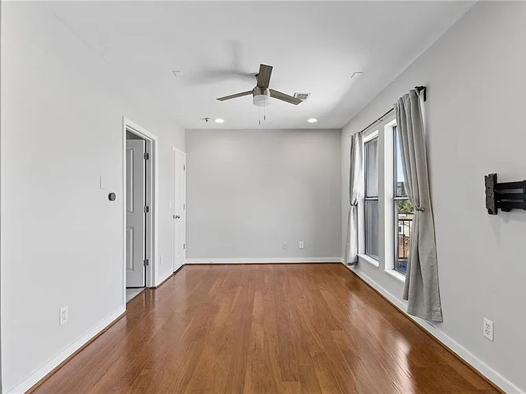 238 Walker St SW #37 — Photo 25