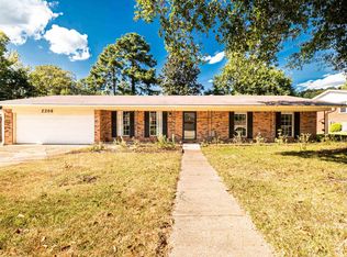 2208 Heron Dr, El Dorado, AR 71730